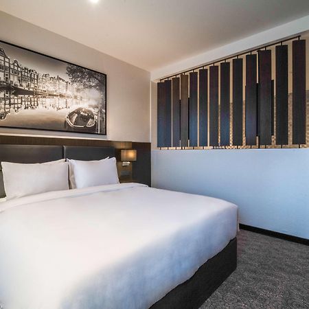 Radisson Hotel And Suites Amsterdam South ภายนอก รูปภาพ
