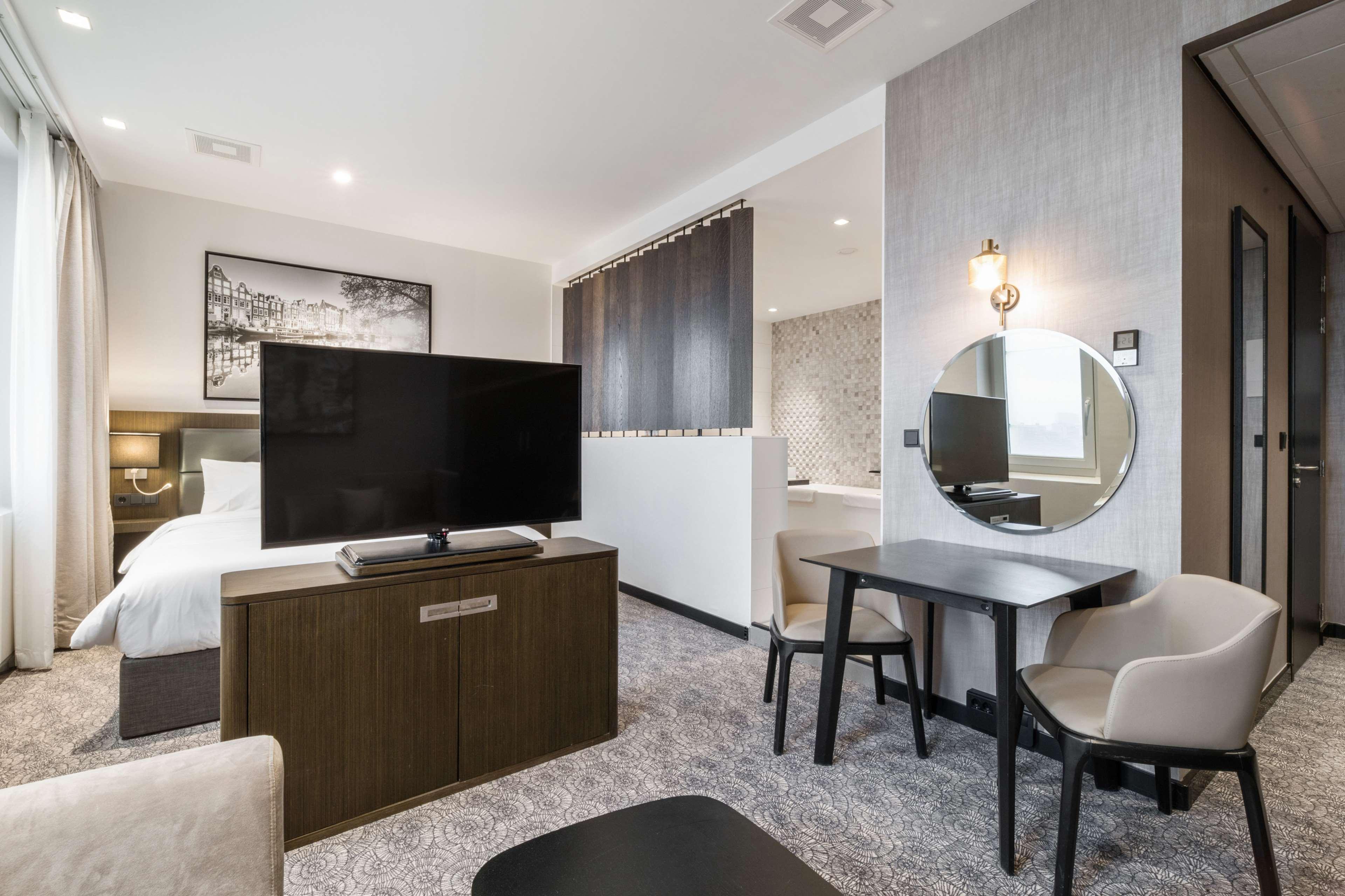 Radisson Hotel And Suites Amsterdam South ภายนอก รูปภาพ