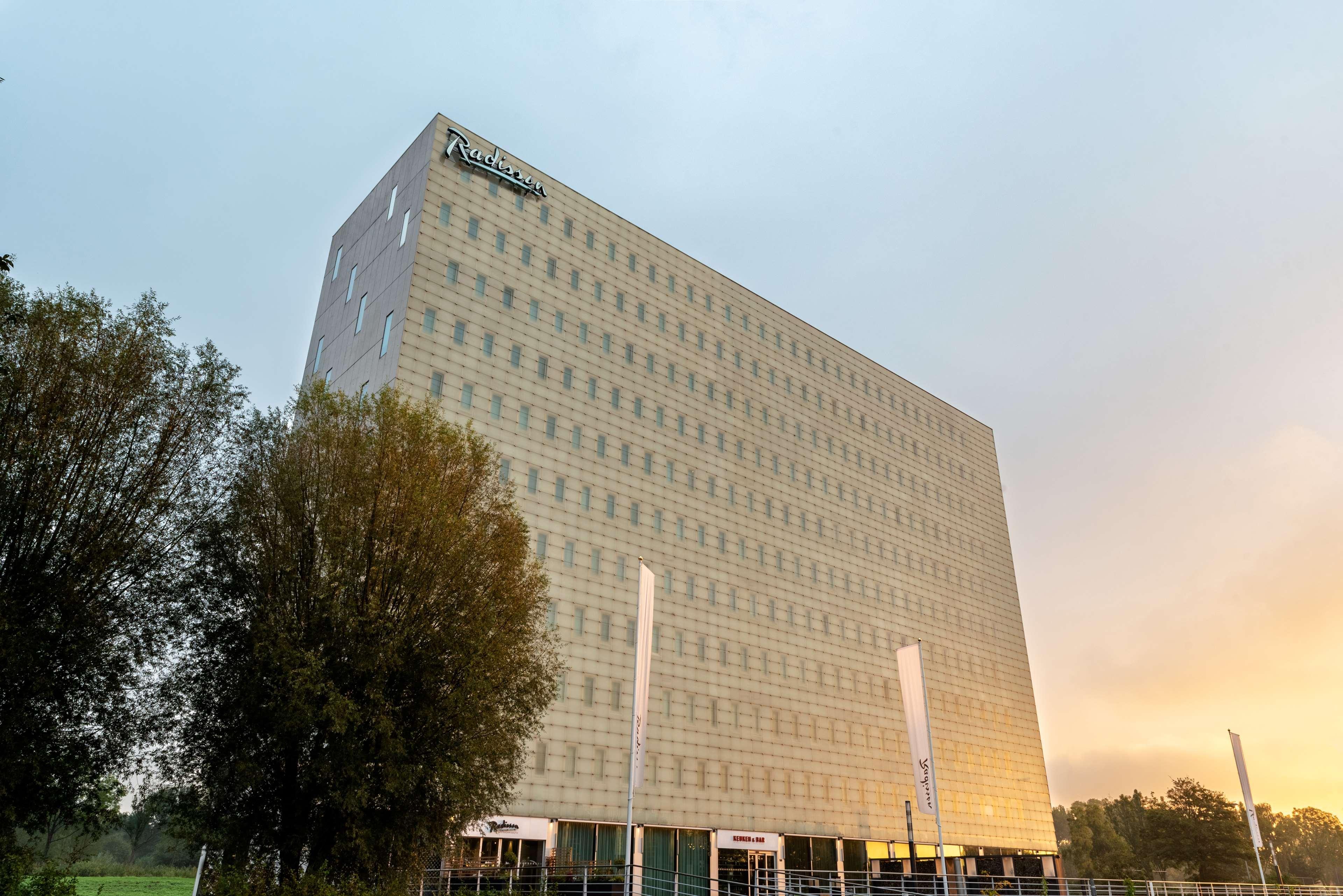 Radisson Hotel And Suites Amsterdam South ภายนอก รูปภาพ