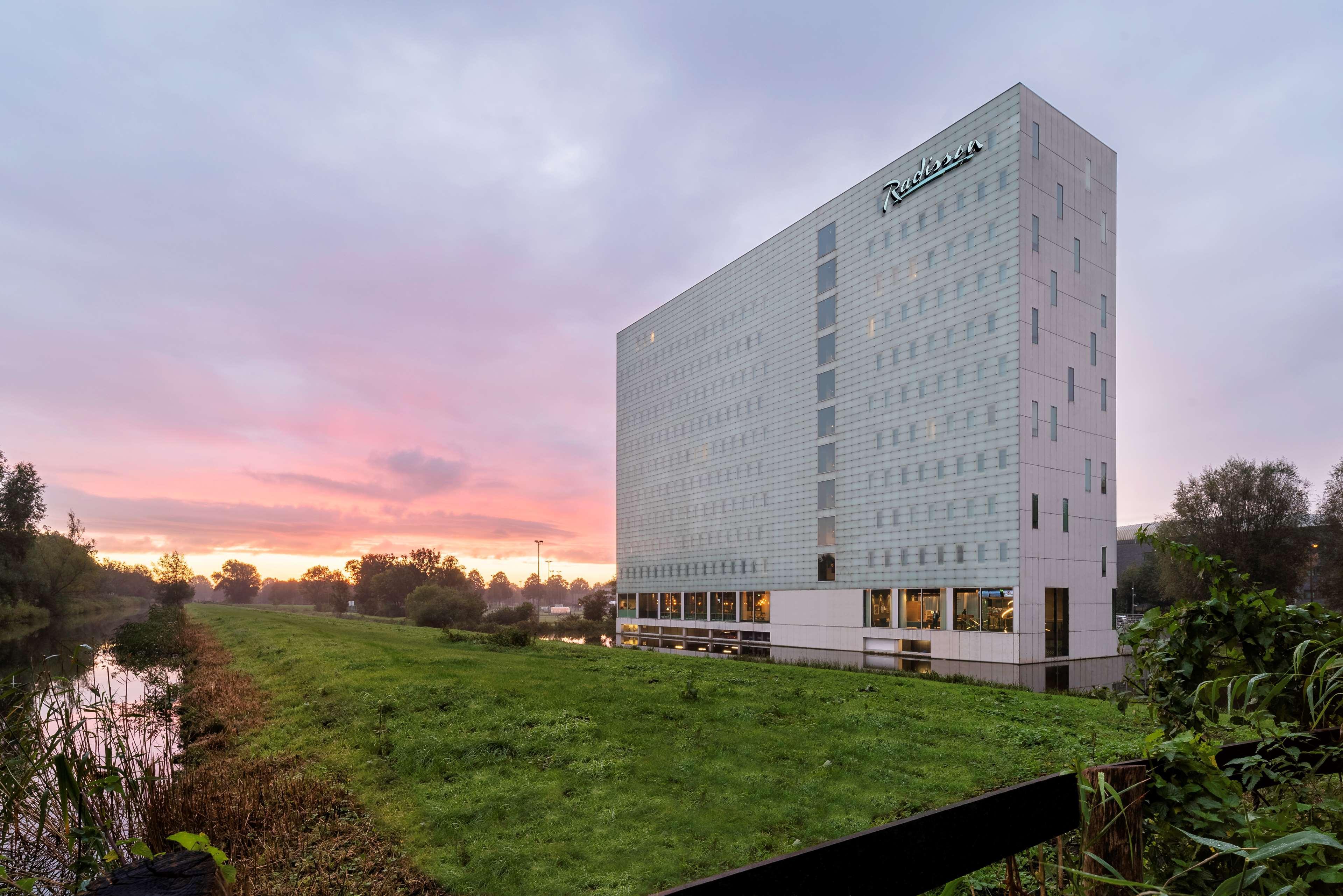 Radisson Hotel And Suites Amsterdam South ภายนอก รูปภาพ